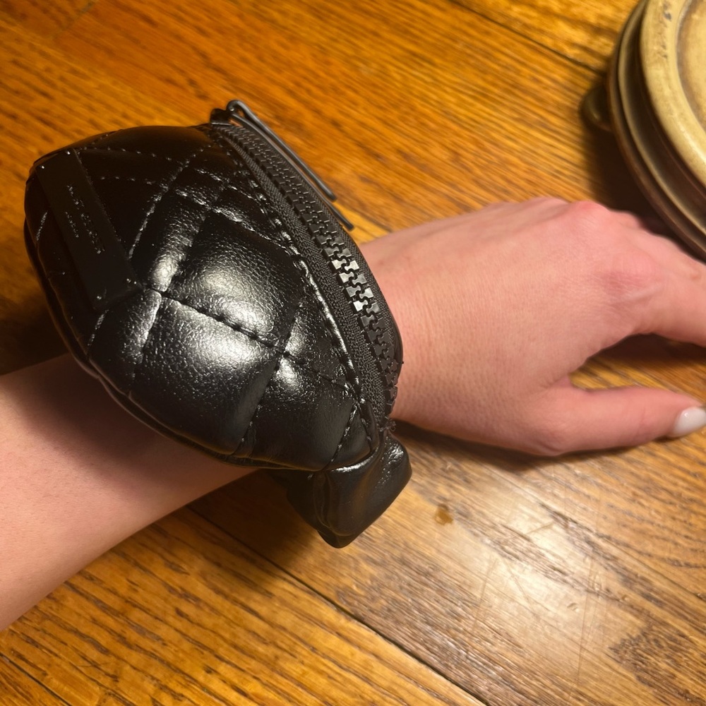 LOW START ✨NIB w/tag.  Kurt Geiger Brixton Quilted Black leather Wristlet.